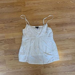 Tank top with crotchet and lace detailing